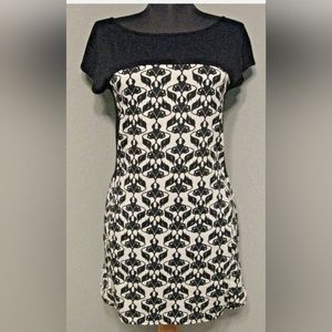 Anthropologie Weston Wear Short Sleeve Top Tunic black white fitted Small